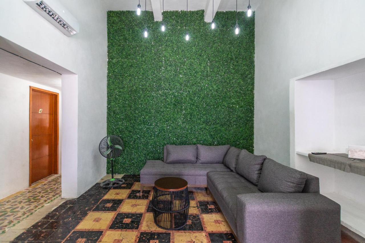 Merida 62 Hostel Ngoại thất bức ảnh